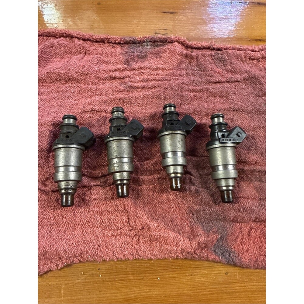 Set of 4 Fuel Injectors Unknown Application Style As-Is